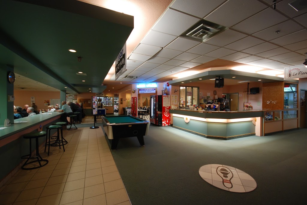 Salon de Quilles La Place | 4565 Boulevard Saint-Joseph, Saint-Nicéphore, QC J2A 1B4, Canada | Phone: (819) 472-1181