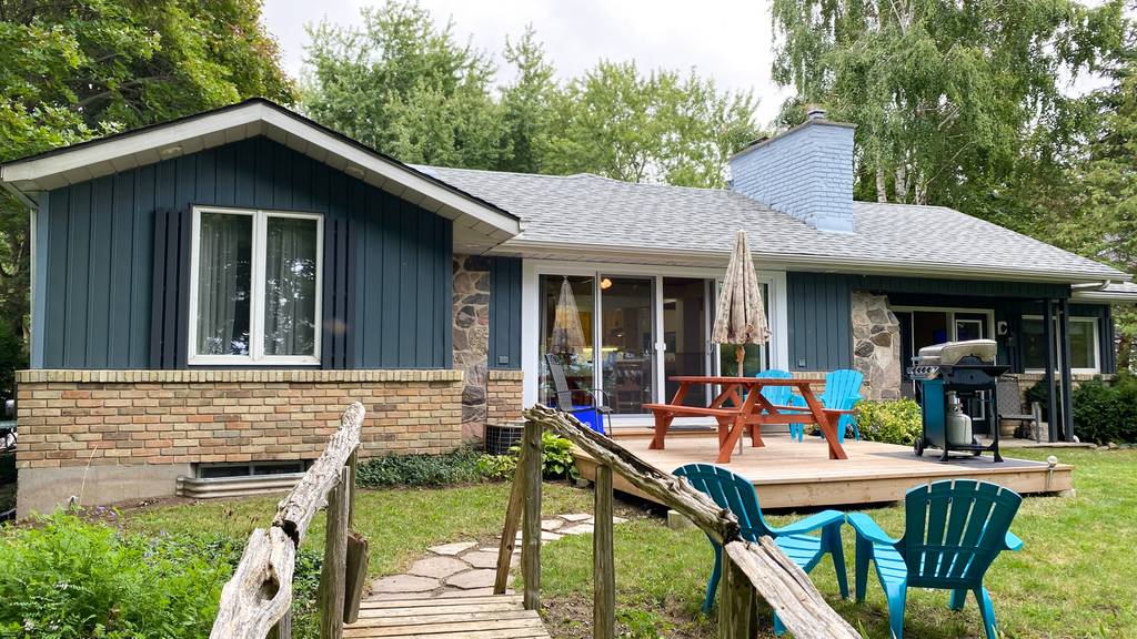 Bluewater Sunset Cottage | 72347 Bluewater Hwy, Dashwood, ON N0M 1N0, Canada | Phone: (416) 417-8325