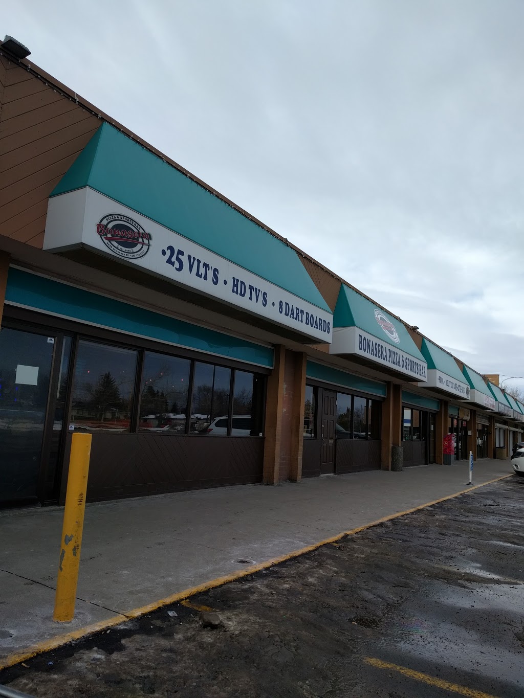 Bonasera Pizza | 3525 26 Ave SE, Calgary, AB T2B 2M9, Canada | Phone: (403) 273-3151