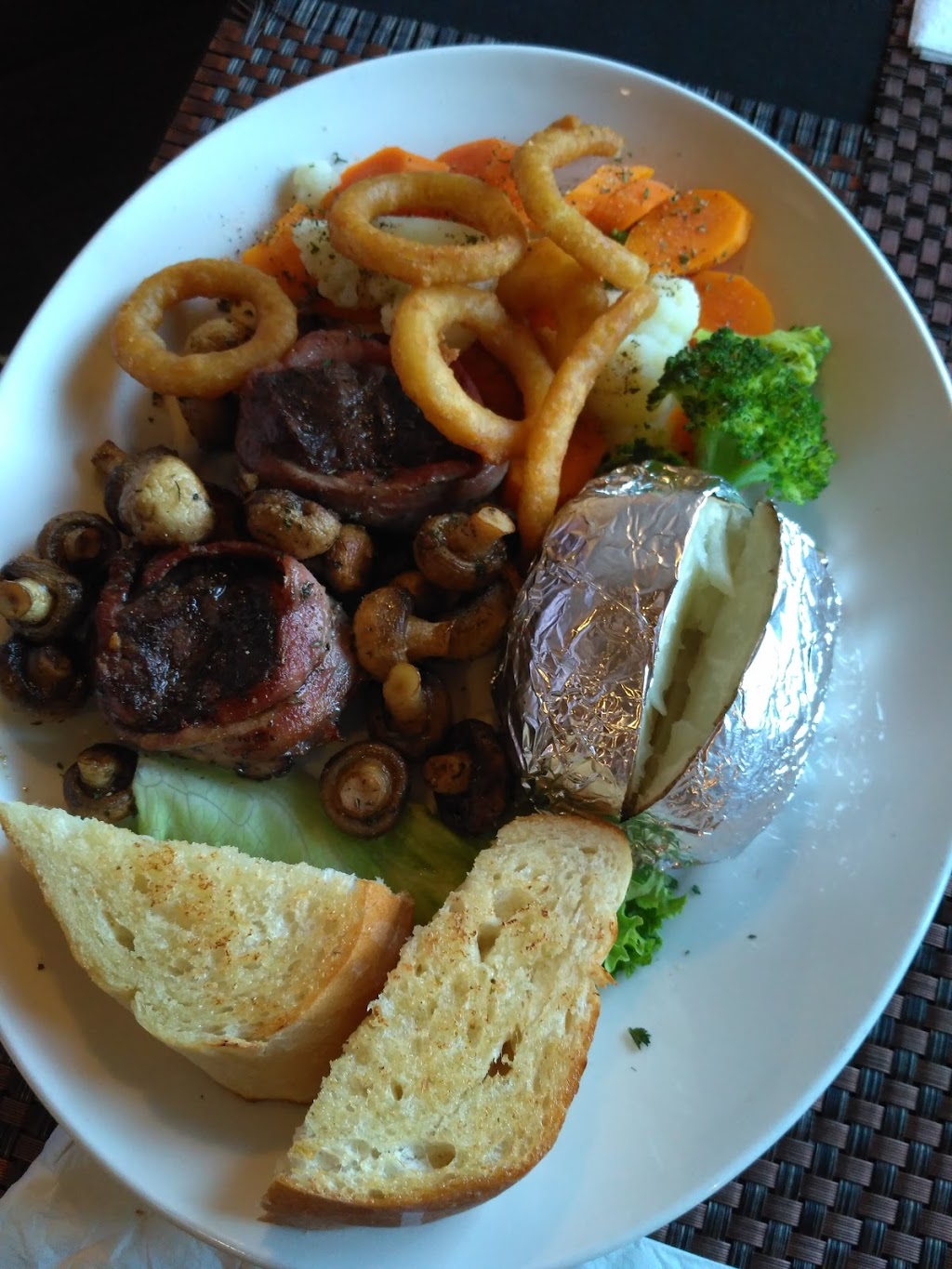 Golphis Steak & Lobster | 2409 Saint Johns Street, Port Moody, BC V3H 2A8, Canada | Phone: (604) 931-4541