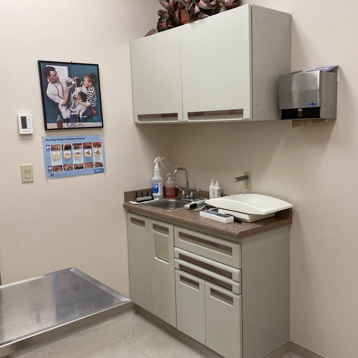 Chinook Pet Clinic | 487 41 St S, Lethbridge, AB T1J 5C8, Canada | Phone: (403) 327-2344