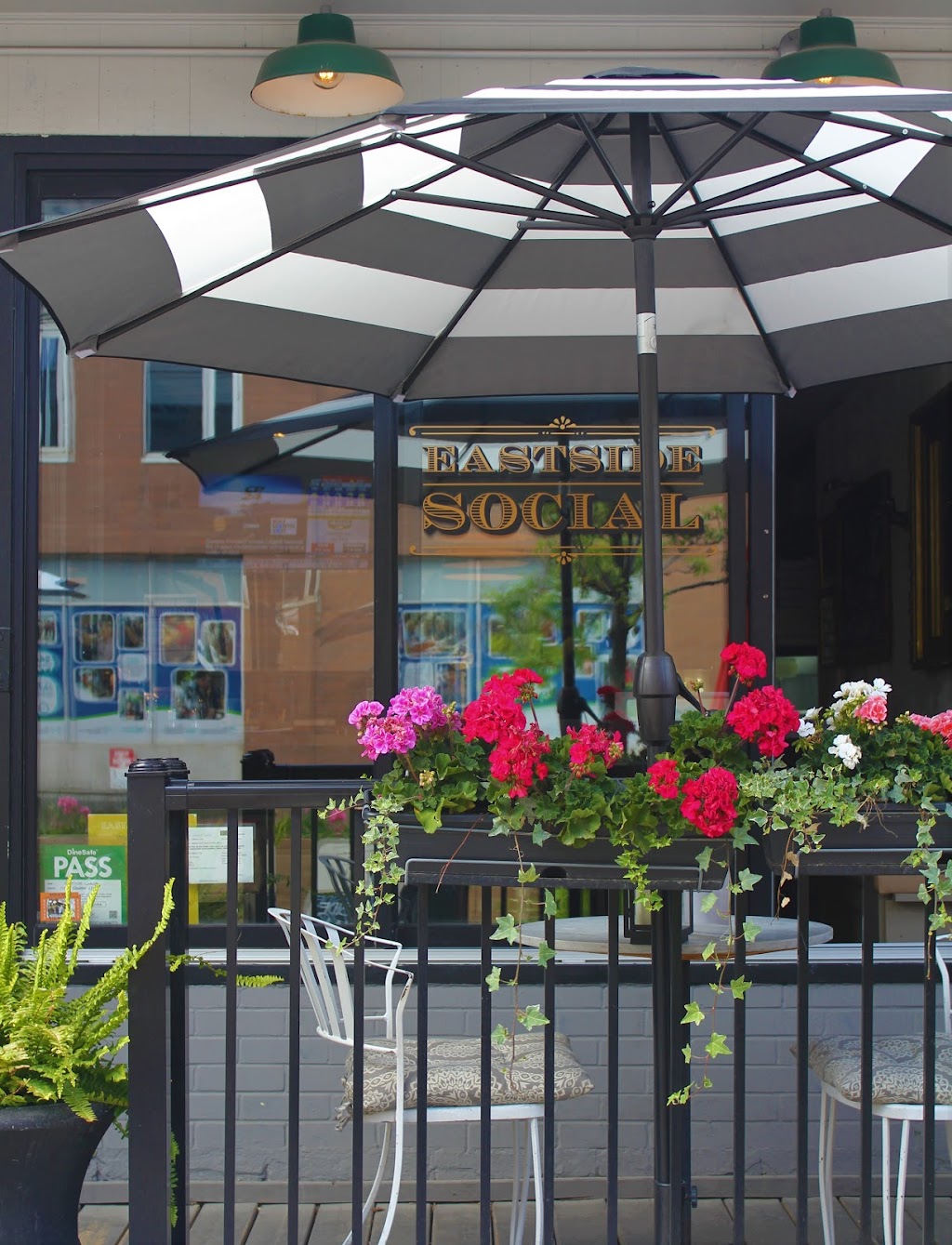 Eastside Social | 1008 Queen St E, Toronto, ON M4M 1K1, Canada | Phone: (416) 461-5663
