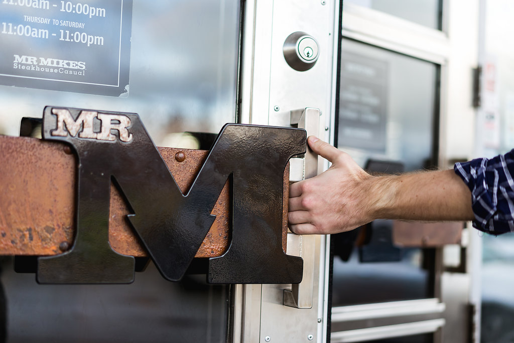 MR MIKES Steakhouse Casual | 5509 46 St, Olds, AB T4H 1H5, Canada | Phone: (403) 791-6885