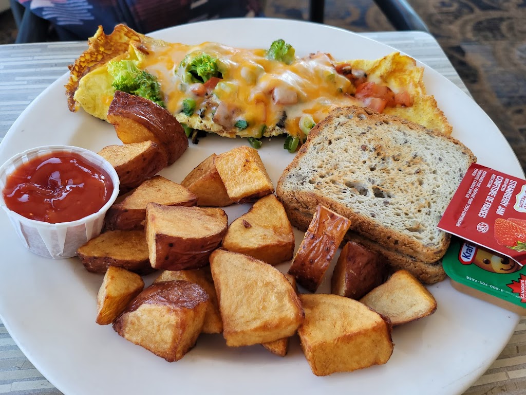 Waters Edge Restaurant and Lounge | 302 MacLachlan Ave, Manitou Beach, SK S0K 4T1, Canada | Phone: (306) 946-2489