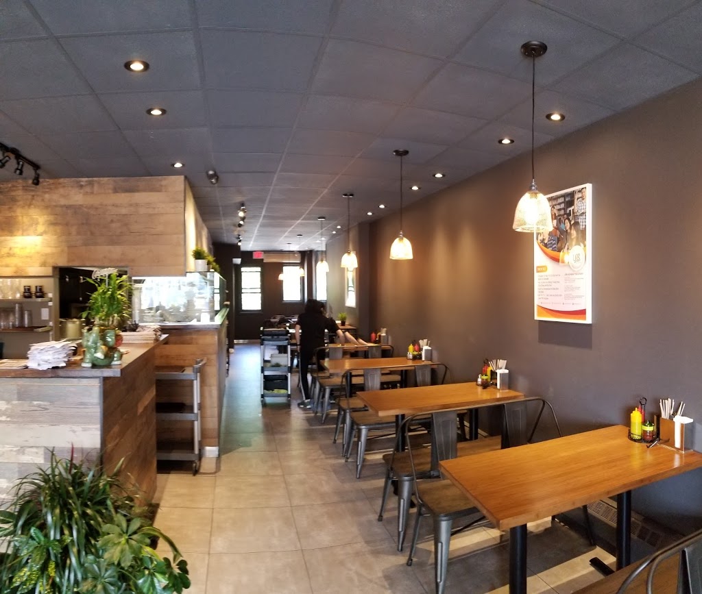 Pho Xin Chao | 7057 Yonge St, Thornhill, ON L3T 2A6, Canada | Phone: (905) 881-8826