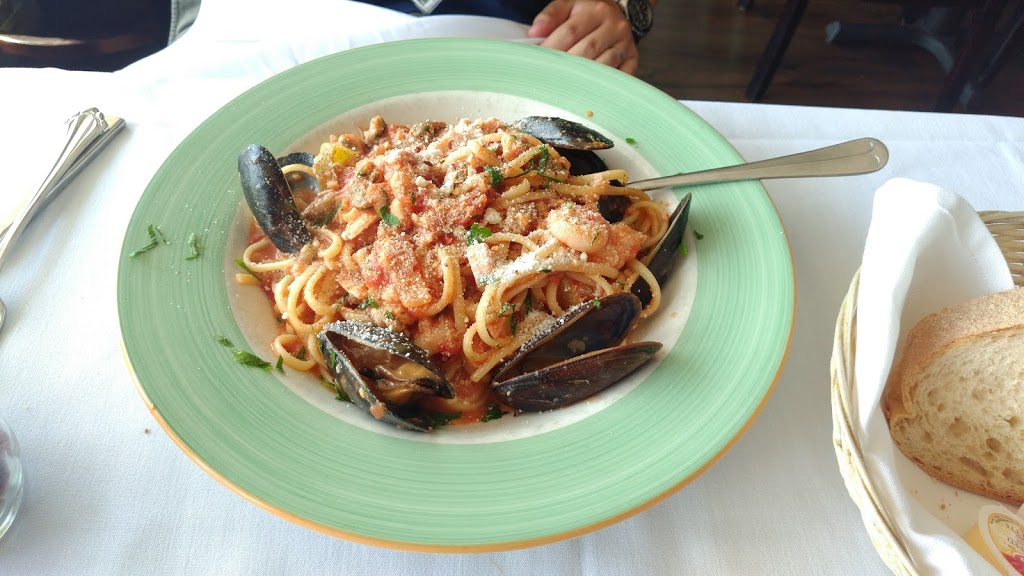 La Traviata | 852 Wilson Ave, North York, ON M3K 1E6, Canada | Phone: (416) 635-8891