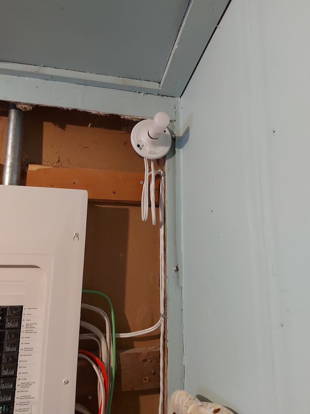 Done Right Electric Ltd | SE 1/4 36-9-17 W4, Box 4647, Taber, AB T1G 2E1, Canada | Phone: (403) 380-0370