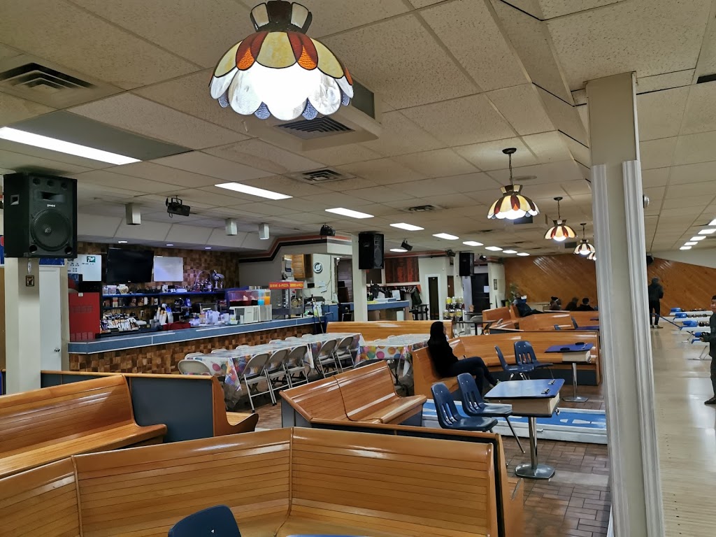 Brampton Bowling Center | bowling alley | 12 Beech St, Brampton, ON L6V 1V1, Canada | 9054592711 OR +1 905-459-2711