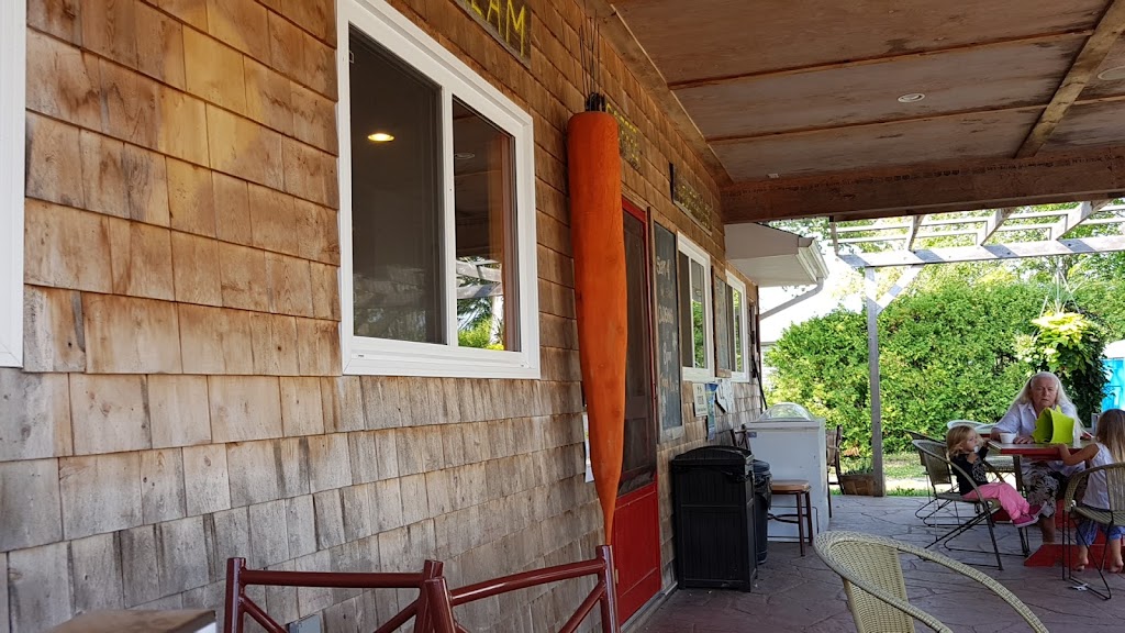 Fullertons Corner Market | Williams Wharf Rd, Long Reach, NB E5S 1W4, Canada | Phone: (506) 763-2327