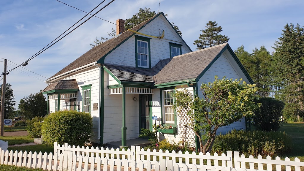 Lucy Maud Montgomery Birthplace | 6461 PE-20, New London, PE C0A 1M0, Canada | Phone: (902) 886-2099