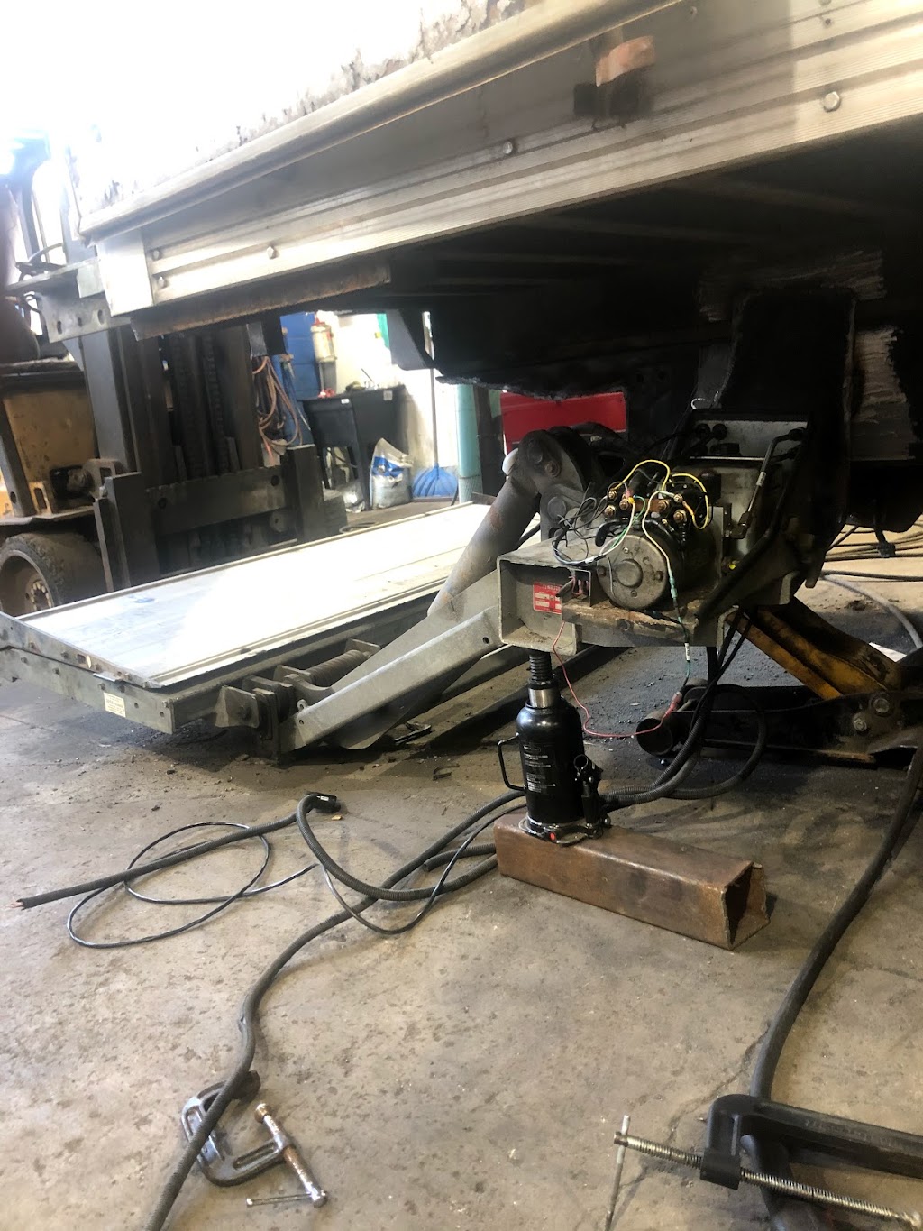 Specialized Truck Trailer Repair Inc. | 7407 Bren Rd, Mississauga, ON L4T 1H3, Canada | Phone: (416) 891-2974