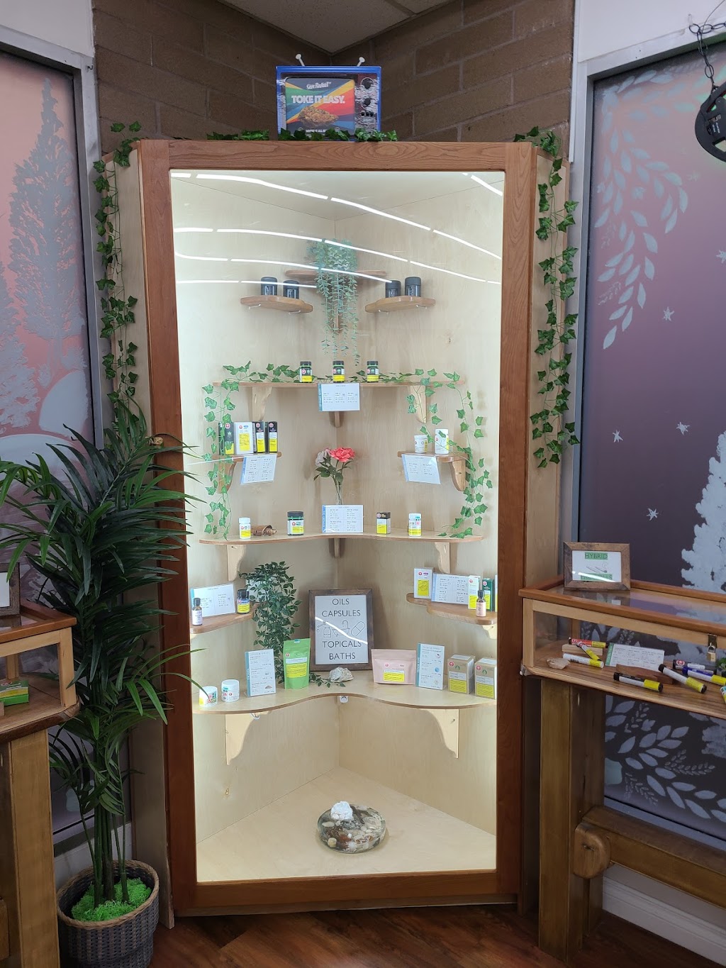 SEASIDE CANNABIS - SAANICHTON | 2-7855 E Saanich Rd, Saanichton, BC V8M 2B4, Canada | Phone: (250) 544-7033