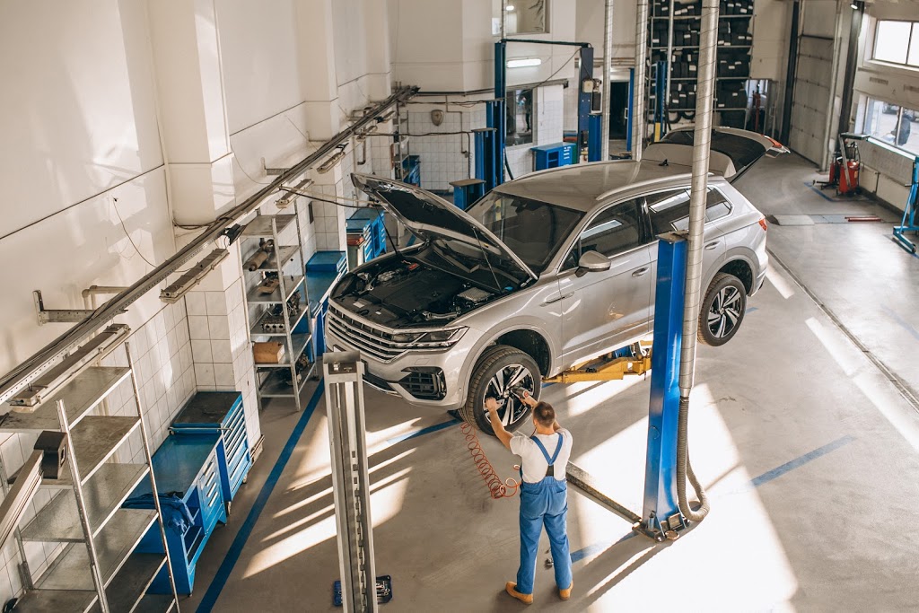 Rover Automotive | 1807 Welch St, North Vancouver, BC V7P 1B7, Canada | Phone: (604) 969-7667