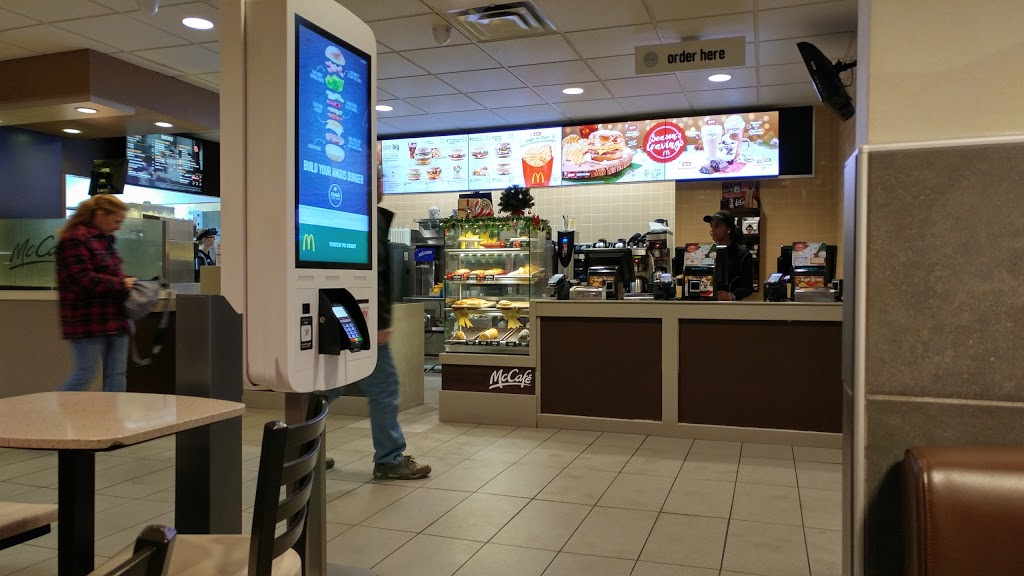 McDonalds | 588 Portland St, Dartmouth, NS B2W 2M3, Canada | Phone: (902) 435-3181