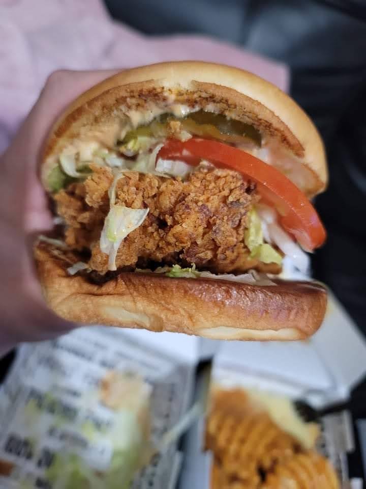 Madame Poulet - Blainville | 1321 Bd Michèle-Bohec, Blainville, QC J7C 0P8, Canada | Phone: (450) 971-0131