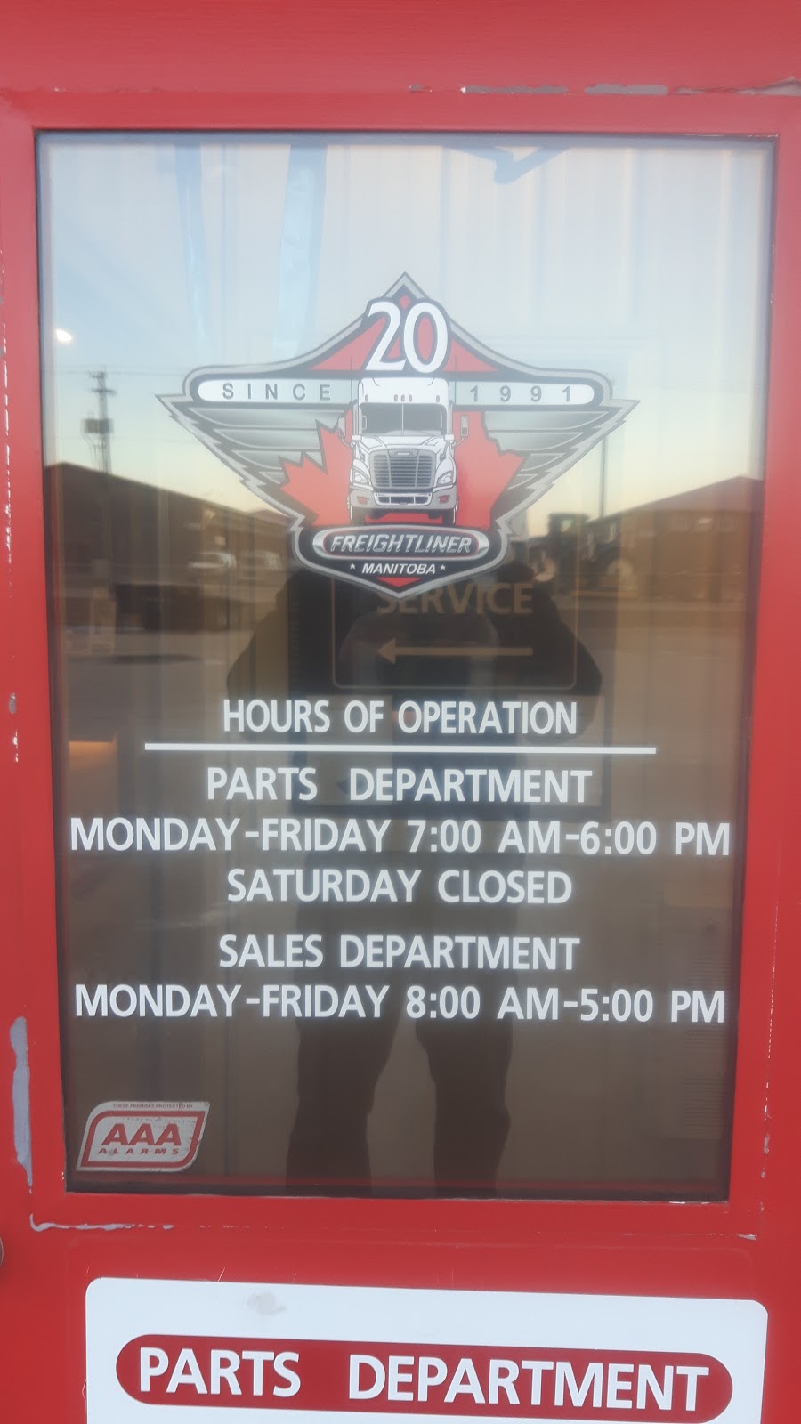 Freightliner Manitoba Ltd. Winnipeg East | 380 Transport Rd, Springfield, MB R2C 2Z2, Canada | Phone: (204) 661-3000