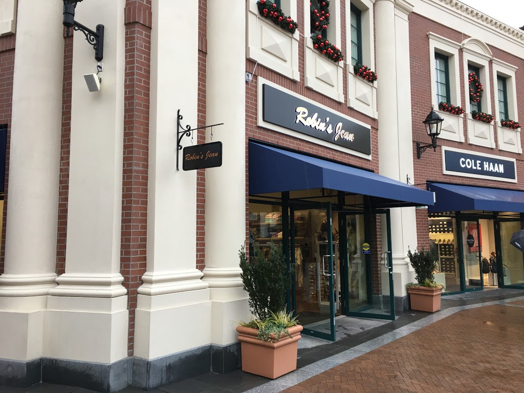 Robins Jean Store Vancouver CA | 7899 Templeton Station Rd, Richmond, BC V7B 0B7, Canada | Phone: (604) 276-1700
