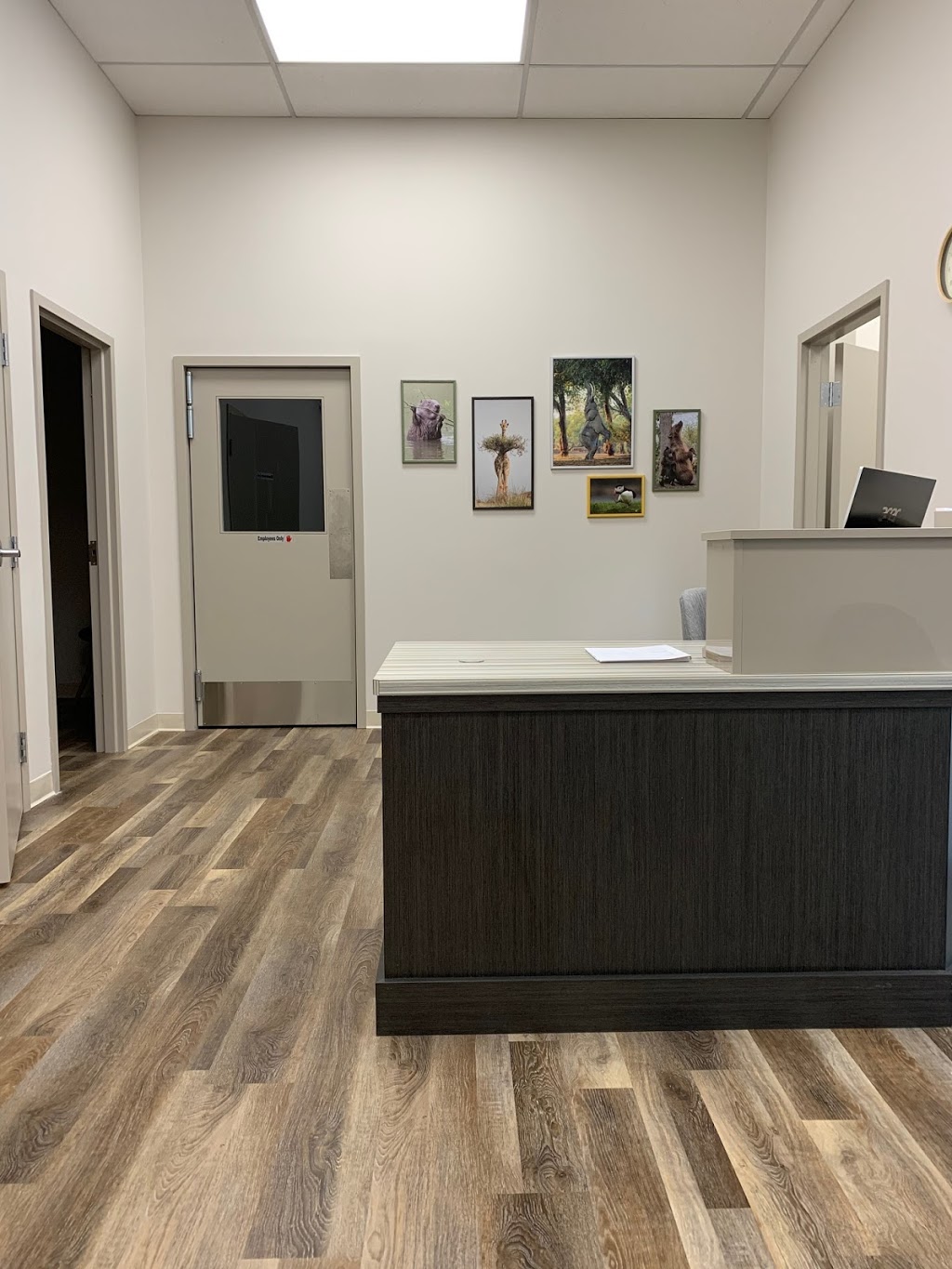 Lake Bonavista Animal Clinic | 755 Lake Bonavista Dr SE #159, Calgary, AB T2J 0N3, Canada | Phone: (403) 570-1870