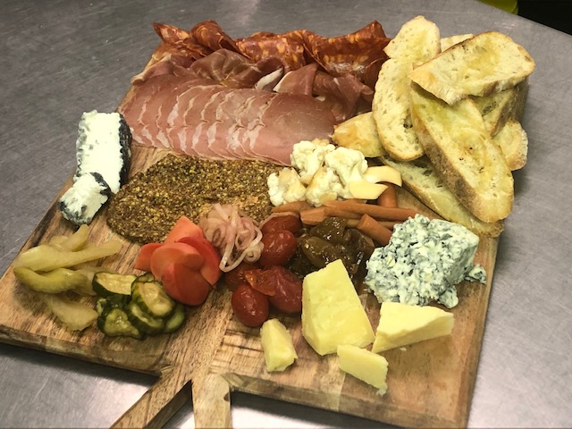 Coach House Pub | 3 Felcher Blvd, Whitchurch-Stouffville, ON L4A 7X4, Canada | Phone: (905) 640-8118