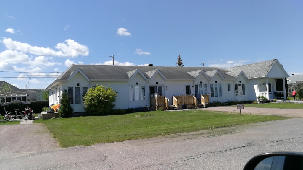 Residence Beau Sejour | 201 Rue Larouche, Hébertville, QC G8N 1K7, Canada | Phone: (418) 344-4702