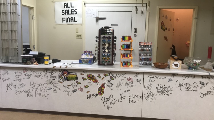 Pot Country Bongs | Lot 40/41, Hodgson, MB R0C 1N0, Canada | Phone: (204) 372-6927