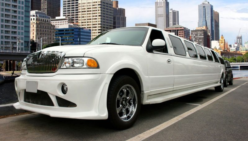 Vale Royale Limo | 1-3 Cosburn Ave., Toronto, ON M4K 2E6, Canada | Phone: (416) 623-8200