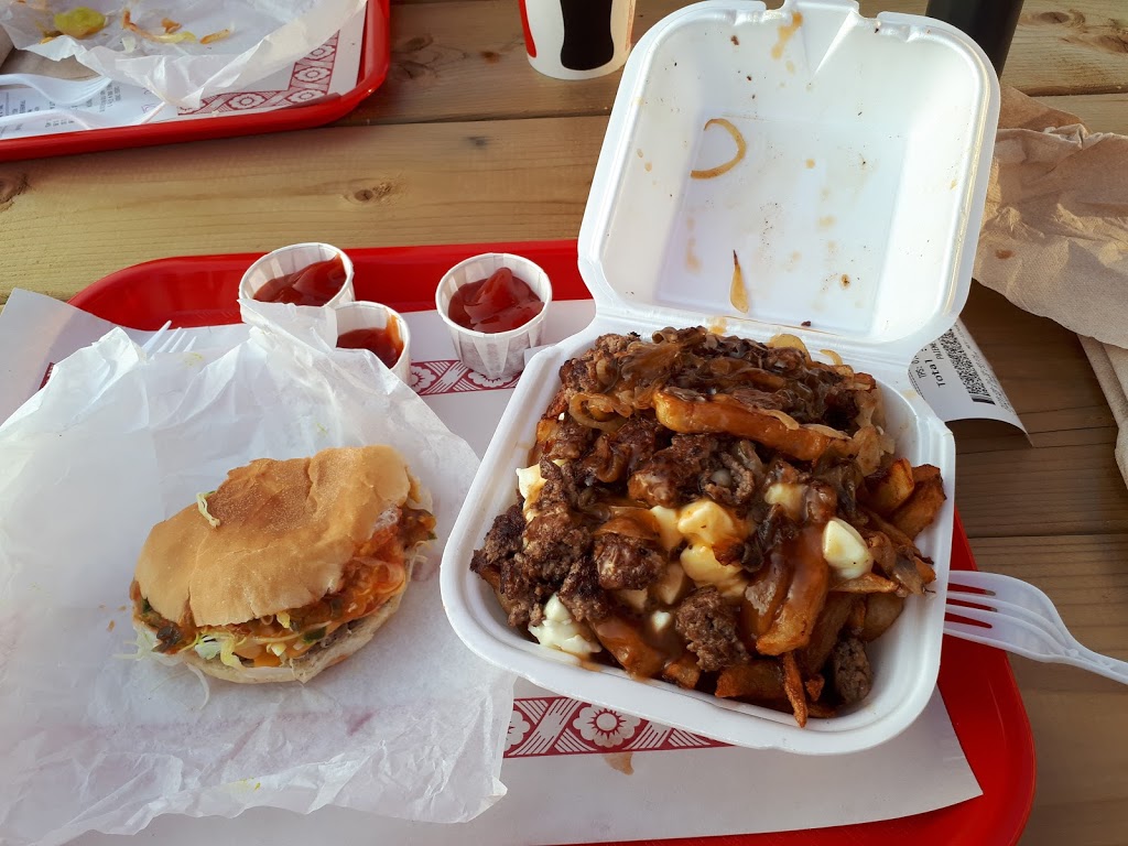 Cantine & Pizzéria Le Bouche-Trou | 11 Route 137 SUD, Sainte-Cécile-de-Milton, QC J0E 2C0, Canada | Phone: (450) 956-9595