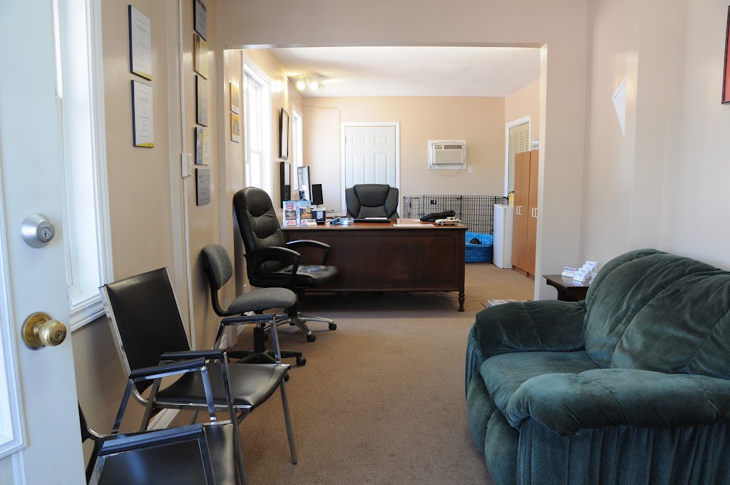 Eds Auto Mart | 570 Yonge St, Barrie, ON L4N 4E4, Canada | Phone: (705) 725-8696