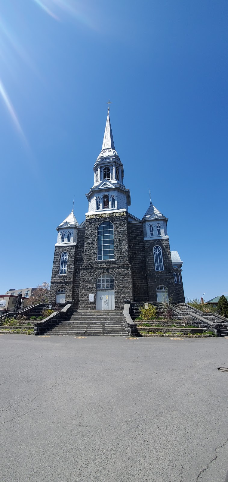 Desbiens Presbytery | 990 Rue Hébert, Desbiens, QC G0W 1N0, Canada | Phone: (418) 346-5383