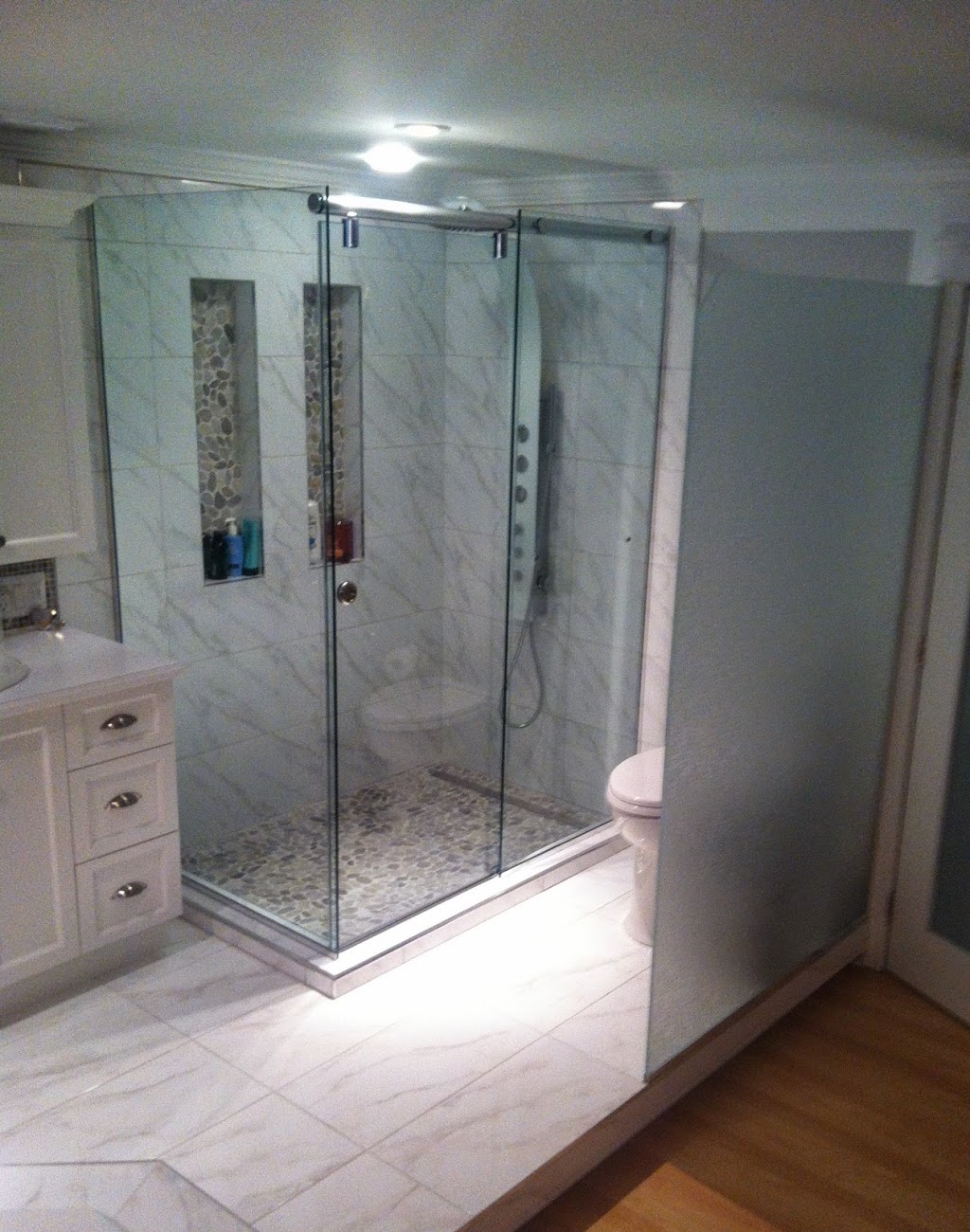 Vitrerie Alfonso Inc. | 1250 Rue Tellier, Laval, QC H7C 2H2, Canada | Phone: (514) 323-3680