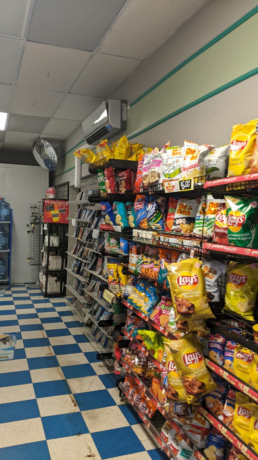 Recardos Convenience | 85 Water St, Digby, NS B0V 1A0, Canada | Phone: (902) 245-2641