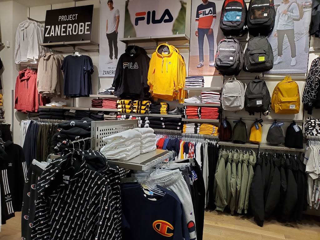 Boathouse | 999 Upper Wentworth St, Hamilton, ON L9A 4X5, Canada | Phone: (905) 387-7100