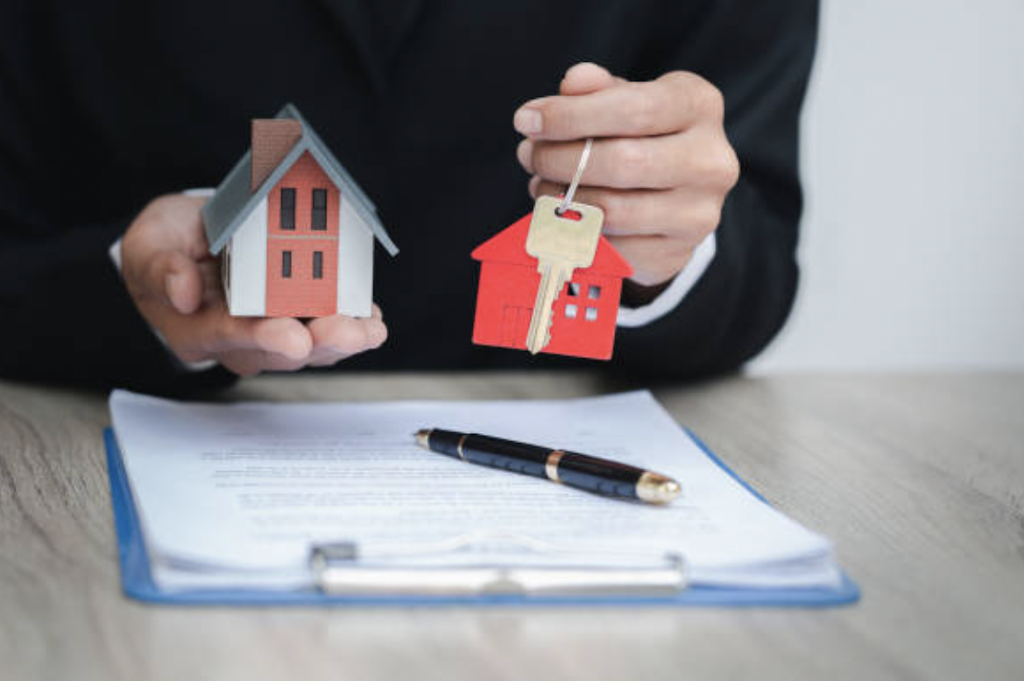 Maria Guadagnolo, Broker | 9100 Jane St, Concord, ON L4K 0A4, Canada | Phone: (416) 418-8303