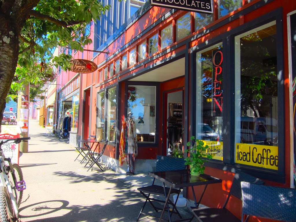 Rusty Rooster life.style | 2722 Dunsmuir Ave, Cumberland, BC V0R 1S0, Canada | Phone: (250) 336-8116