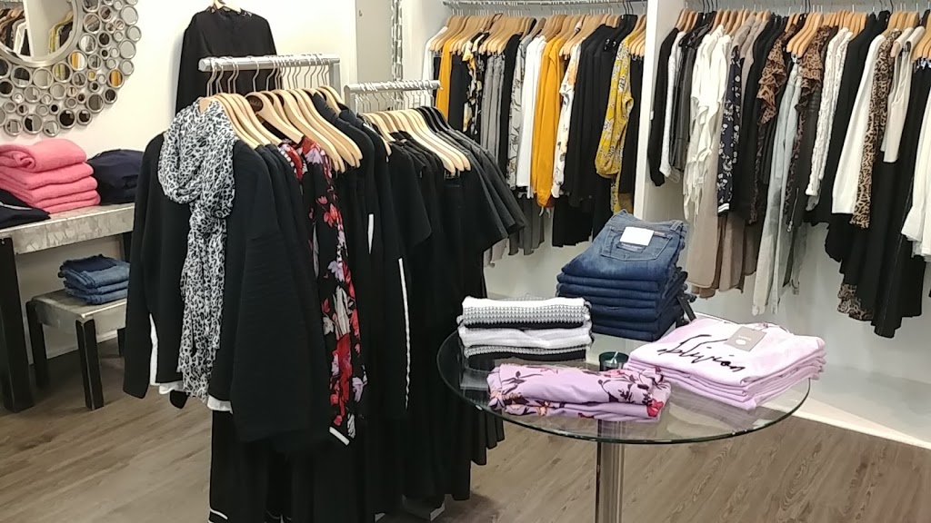 Ashfields Fine Clothes | 1425 King St N, St. Jacobs, ON N0B 2N0, Canada | Phone: (519) 664-1231