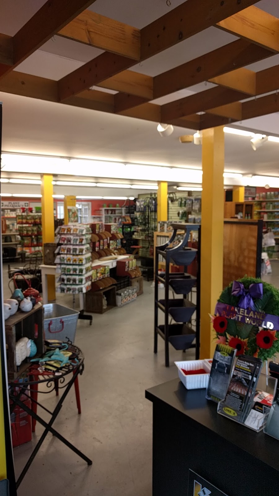 Lakeland Plant World | 909 Main St, Dartmouth, NS B2W 3V2, Canada | Phone: (902) 435-1983