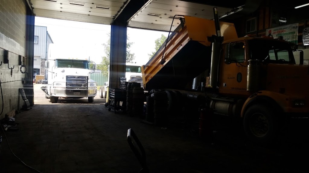 BonnyBrook Truck & Trailer Inc | 3812 16 St SE, Calgary, AB T2G 3R7, Canada | Phone: (403) 606-3915
