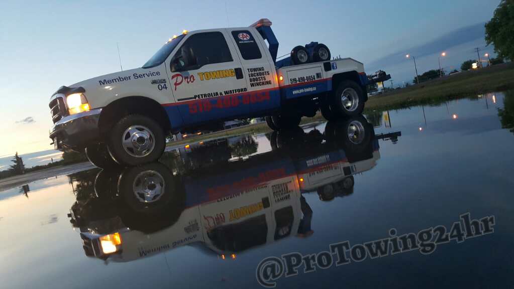 Pro-Towing | 4734 Nauvoo Rd, Watford, ON N0M 2S0, Canada | Phone: (519) 490-0654