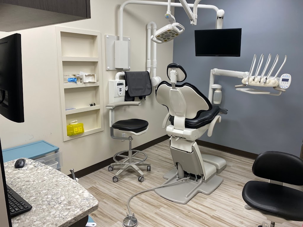 Appleway Dental Clinic At Village Mall (North) | 6320 Gaetz Ave #14, Red Deer, AB T4N 4C6, Canada | Phone: (403) 347-6306