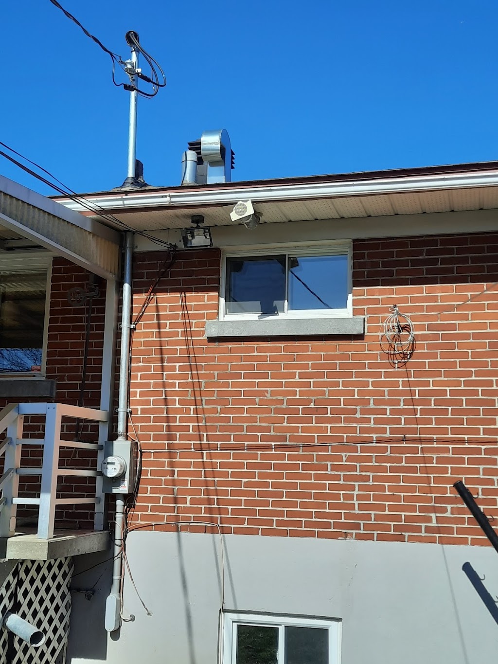 Electricité 440 Inc. | 7050 Rue Monnier, Laval, QC H7R 5K6, Canada | Phone: (450) 962-8040