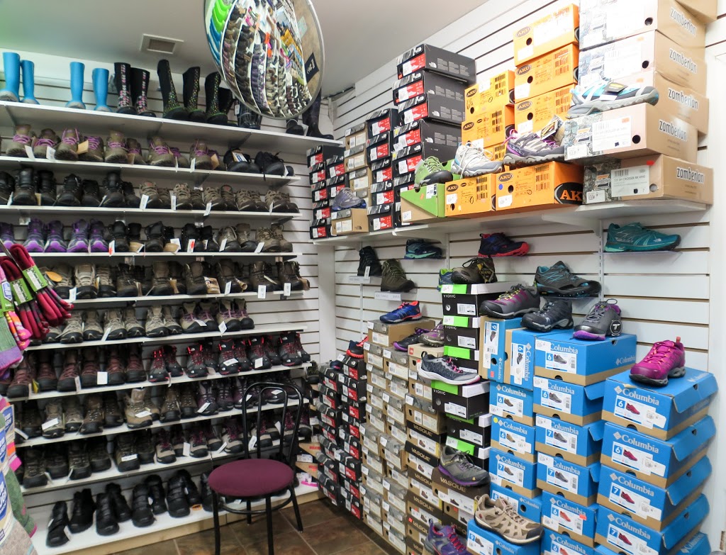 Red Top Footwear | 3303 43rd Ave, Vernon, BC V1T 3L7, Canada | Phone: (250) 542-3132