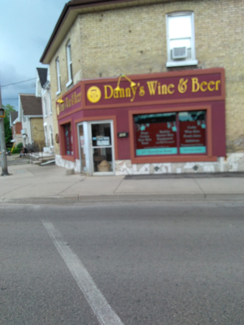 Dannys Wine & Beer Supplies | store | 127 Hamilton Rd, London, ON N6B 1N2, Canada | 5194325855 OR +1 519-432-5855