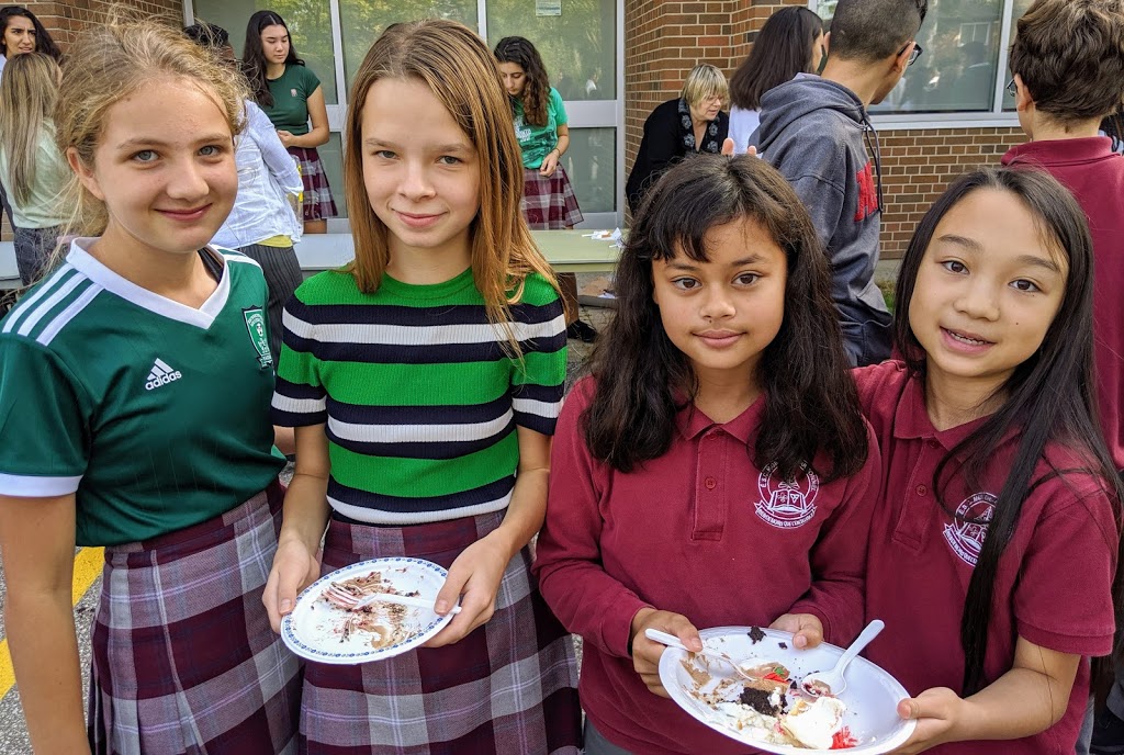 École secondaire catholique Monseigneur-De-Charbonnel | 110 Drewry Ave, North York, ON M2M 1C8, Canada | Phone: (416) 393-5537