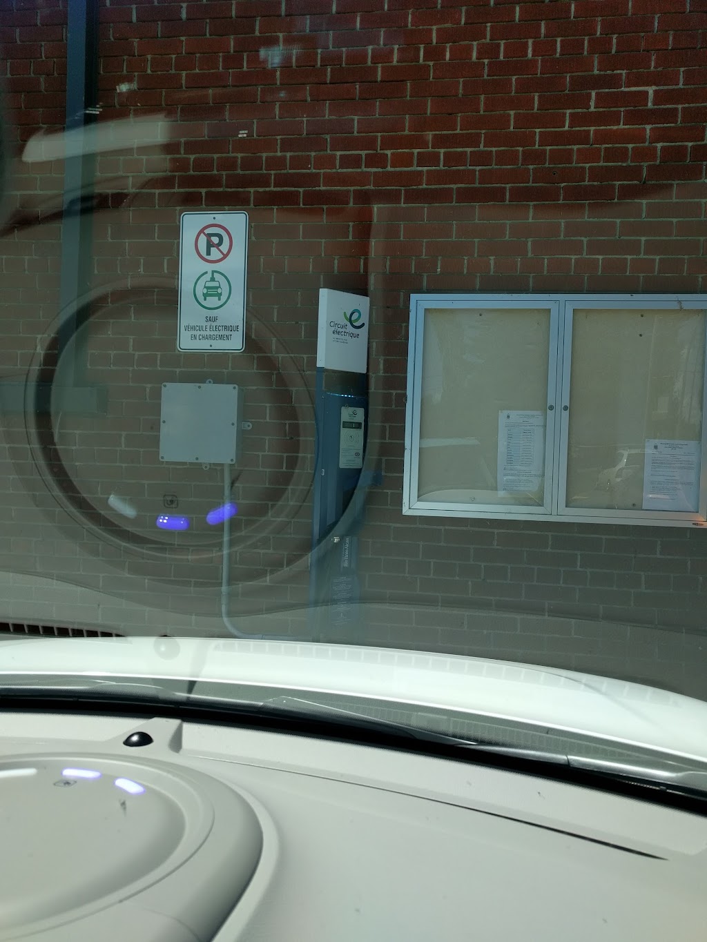 Circuit électrique Charging Station | 10 Rue de la Mairie, Saint-André-dArgenteuil, QC J0V 1X0, Canada | Phone: (800) 686-9243
