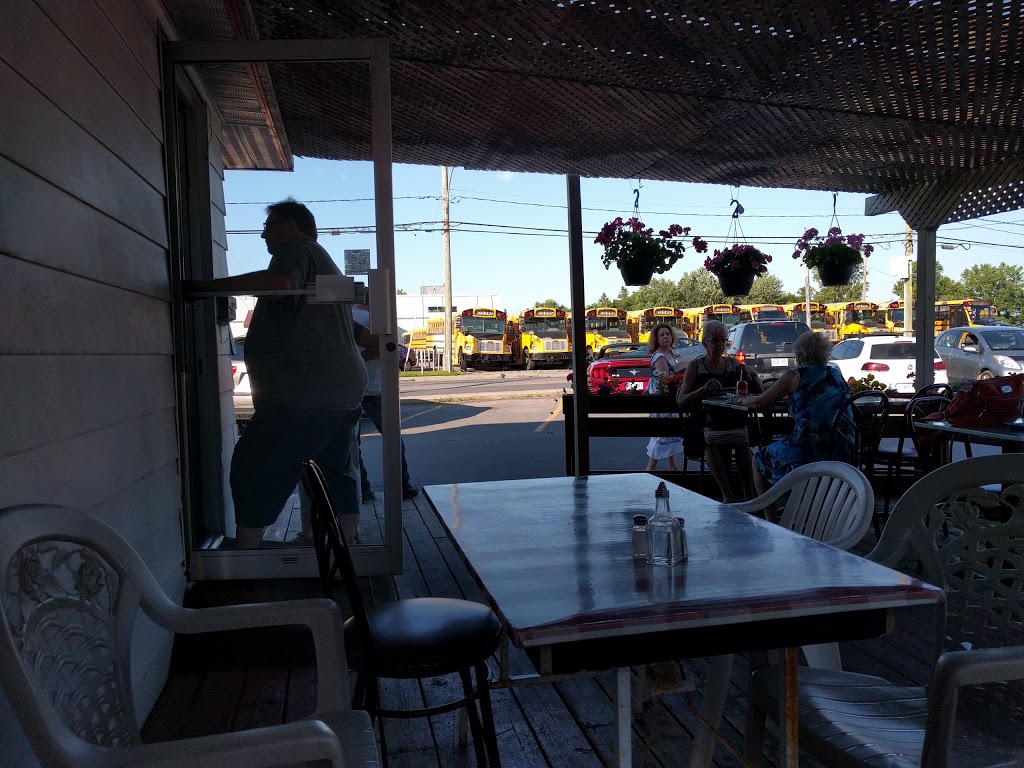 Restaurant Rive-Nord Enrg | 561 Rue de la Visitation, Saint-Charles-Borromée, QC J6E 4P7, Canada | Phone: (450) 759-9135