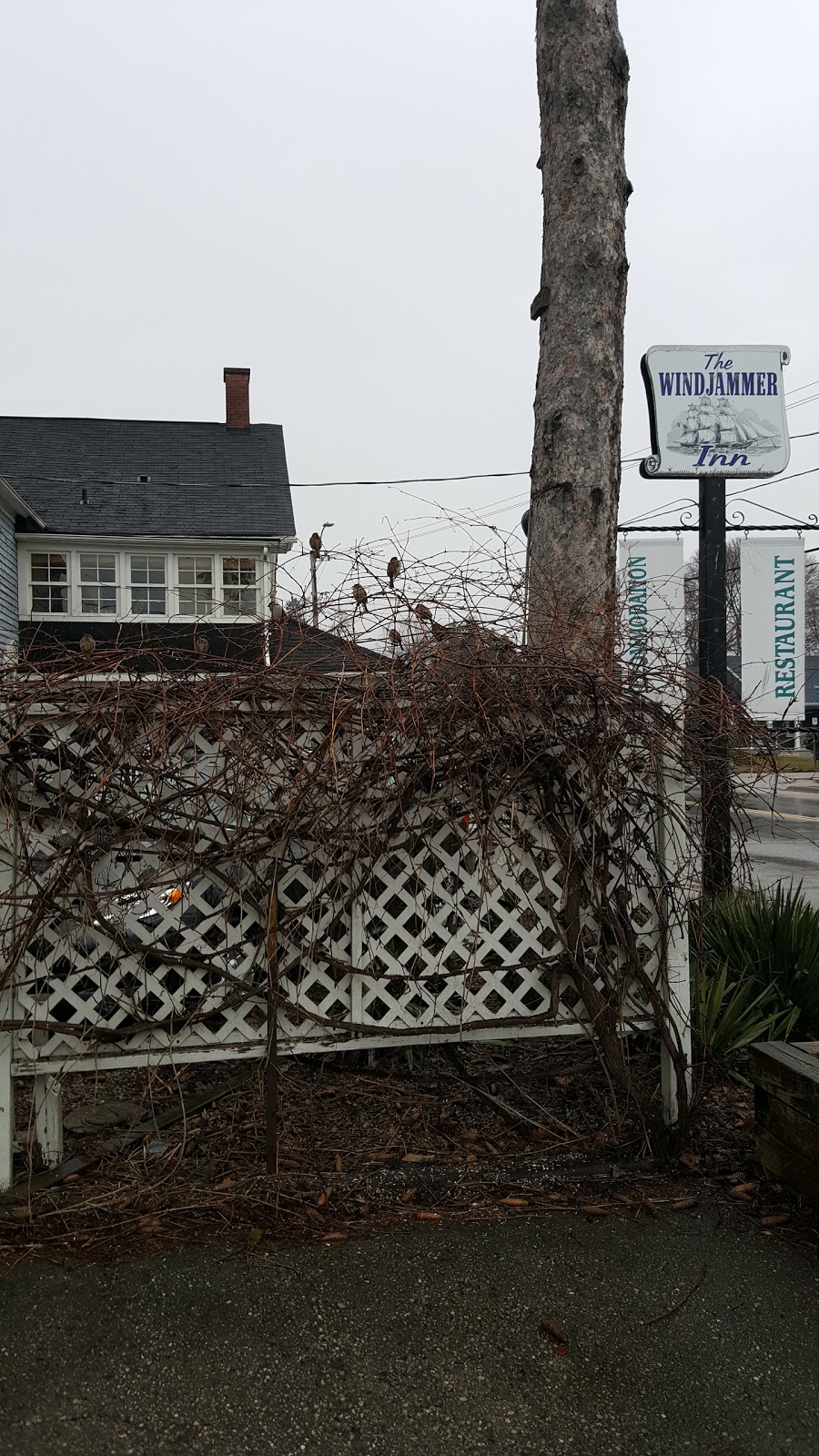 Windjammer Inn | 324 Smith St, Port Stanley, ON N5L 1C6, Canada | Phone: (519) 782-4173
