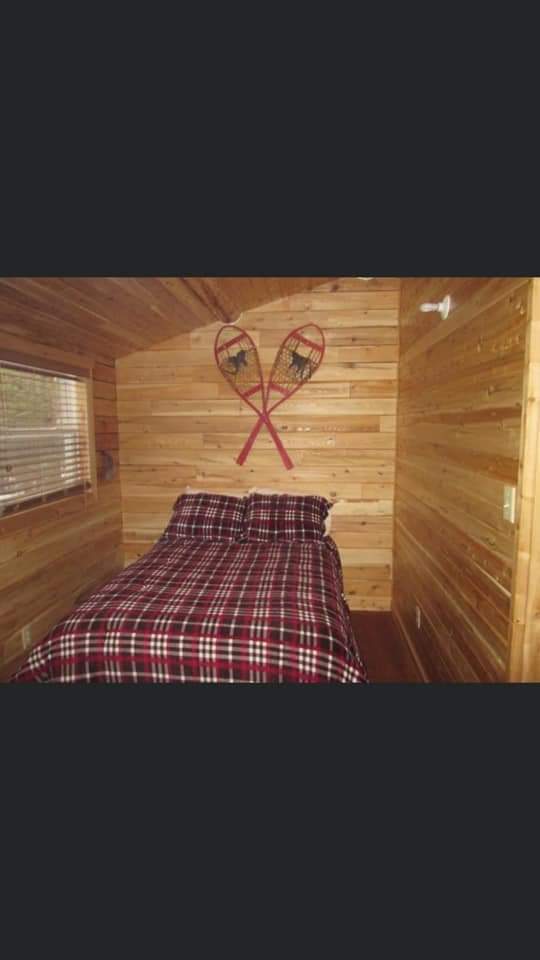 Rogers Lake Lodge | Highway 430, Northesk Parish, NB E2A 6M3, Canada | Phone: (506) 502-2696