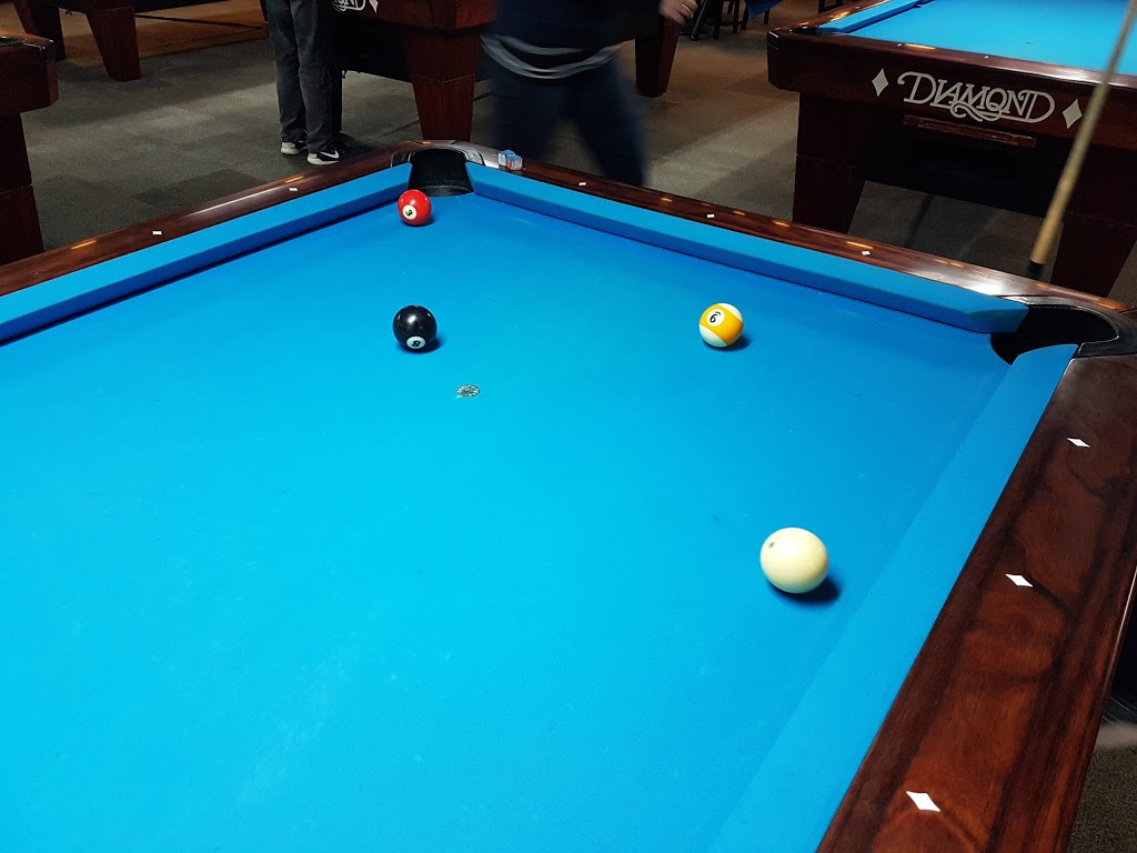 Michelles Billiards And Lounge Inc | 601 Dundas Street West, Whitby, ON L1N 2N2, Canada | Phone: (905) 430-3334
