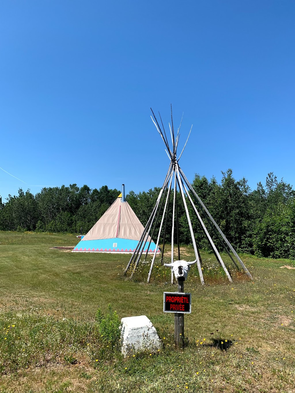 Motel la Maison de Travers | 538 QC-138, Baie-Sainte-Catherine, QC G0T 1A0, Canada | Phone: (418) 237-4117