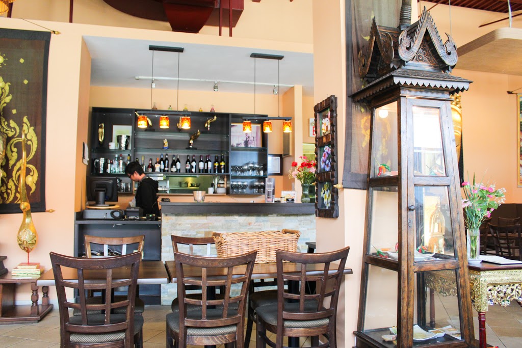 Sukothai Restaurant | 2055 Winston Park Dr, Oakville, ON L6H 6P5, Canada | Phone: (905) 829-9978